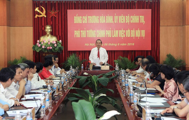Phó Thủ tướng Trương Hòa Bình làm việc với Bộ Nội vụ - ảnh 2